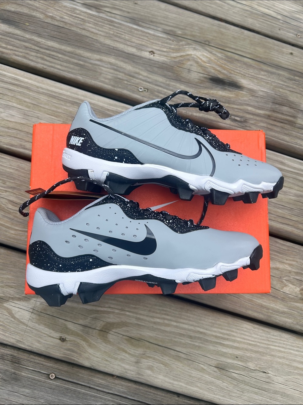 Nike Kids' Alpha Huarache Grey & Black Cleat Sneakers 5.5Y